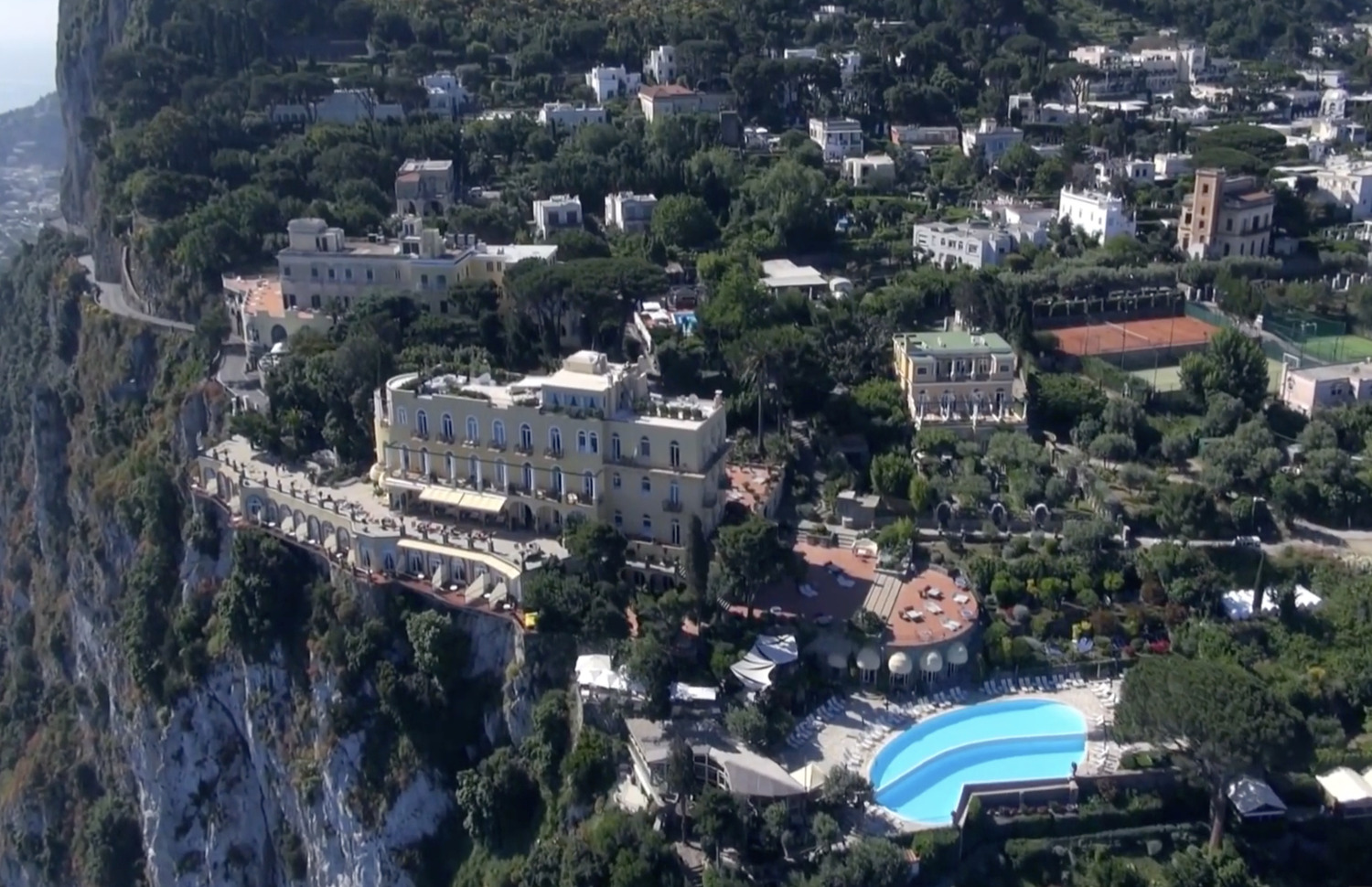 Luxury Hotel: Gruppo Statuto Acquisisce il Caesar Augustus