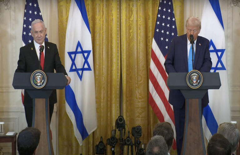 Trump, Gaza: Pulizia Etnica e Speculazione Immobiliare